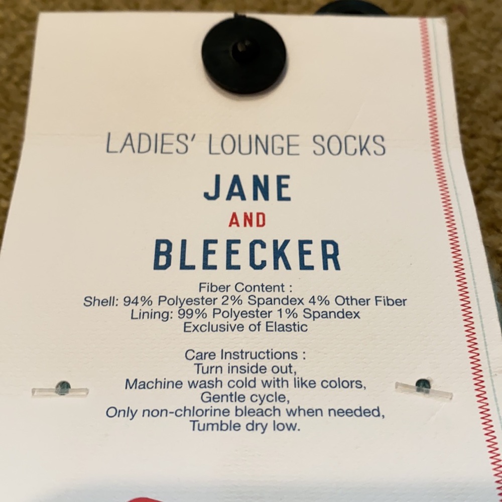 ~Jane and Bleecker~ “Baby Chick in Field of Daisies” Lounge Socks - Picture 4 of 4